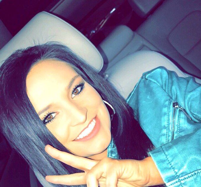 Are hoop earrings still a thing? Lmk https://t.co/dIwhTBmwkc<a href="/tag/newyearsamebae"class="tags"><span>#newyearsamebae</span></a>