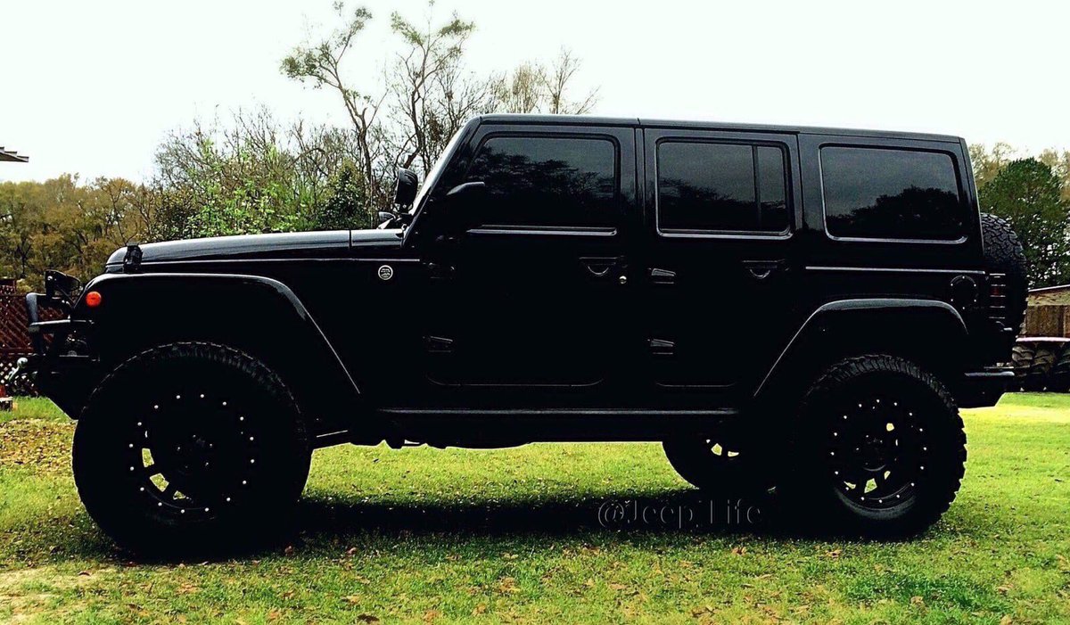 Jeep_Life's tweet photo. All I want is a Blacked Out Jeep. 😍😍 https://t.co/eYpE28pG4r