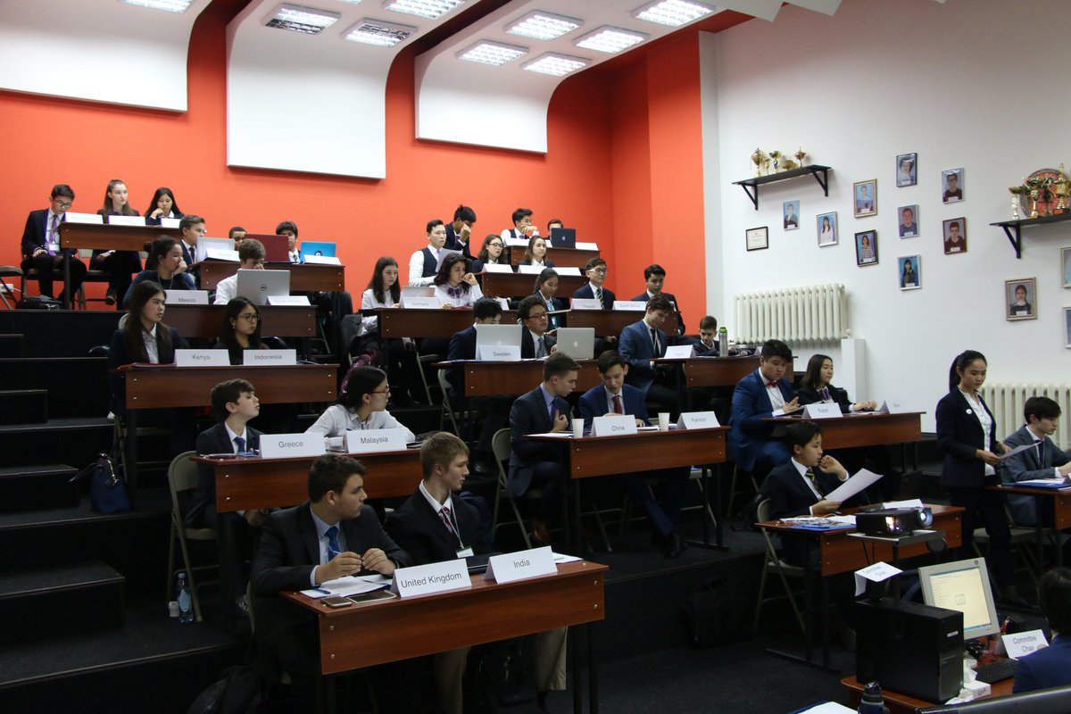 spectrum_is's tweet photo. Our student during the ASTMUN 2017
#nurorda #spectrum #astana #kazakhstan #katev https://t.co/NSVRsAE3mu