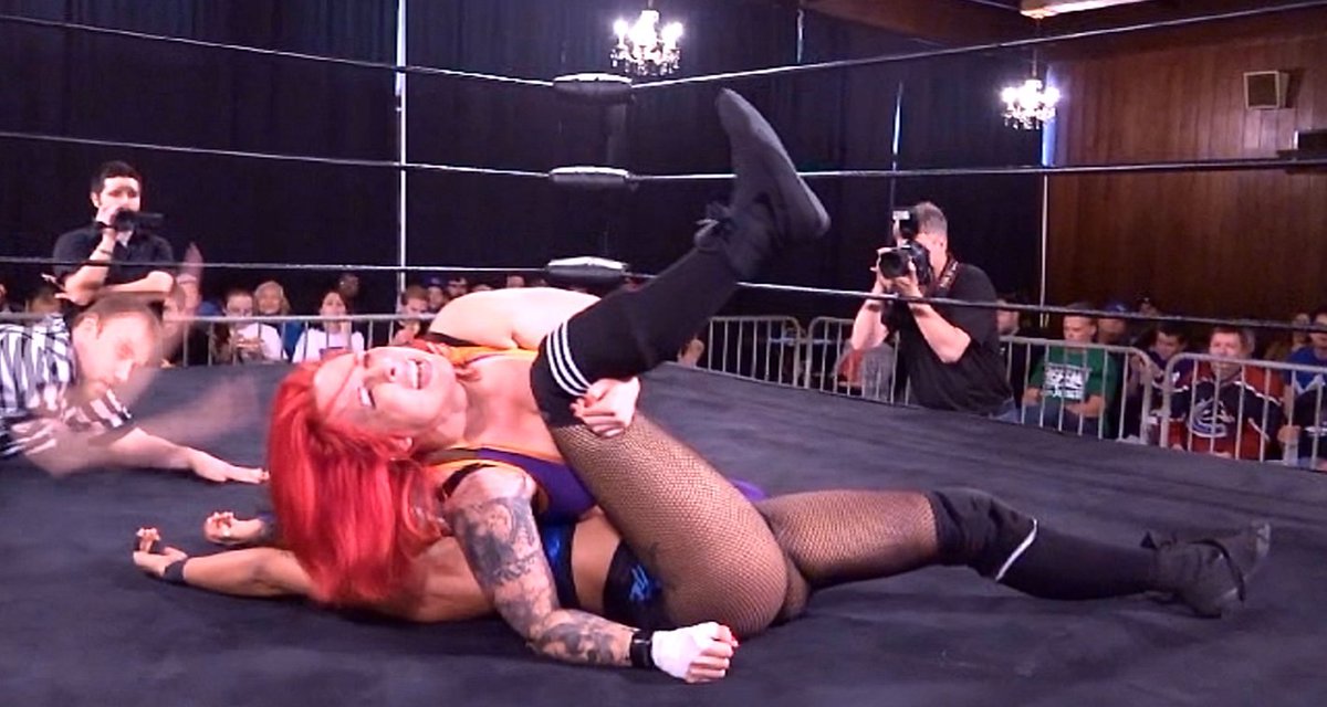 DAFALCON11's tweet photo. @LuFisto laid out @MartiBelle for the win in #SHIMMER #Vol73 Marti was slow to recover. https://t.co/ZHX0ikvgxq