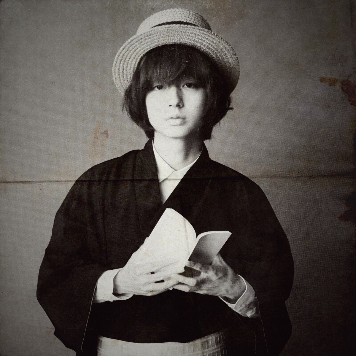 とまと Twitterissa ばあちゃんの家で亡くなったじいちゃんの若い頃 の写真見て白目剥きたい 中学時代の写真なんて全員もれなくイケメンだから産まれる時代間違えたな って思うし 戦後代のじいちゃん ばあちゃん曰く新聞社で働いてた 頃 がイケメンすぎて頭抱えたい とまと Twitterissa ばあちゃんの家で亡くなったじいちゃんの若い頃 の写真見て白目剥きたい 中学時代の写真なんて全員もれなくイケメンだから産まれる時代間違えたな って思うし 戦後代のじいちゃん ばあちゃん曰く新聞社で働いてた 頃 がイケメンすぎて頭抱えたい