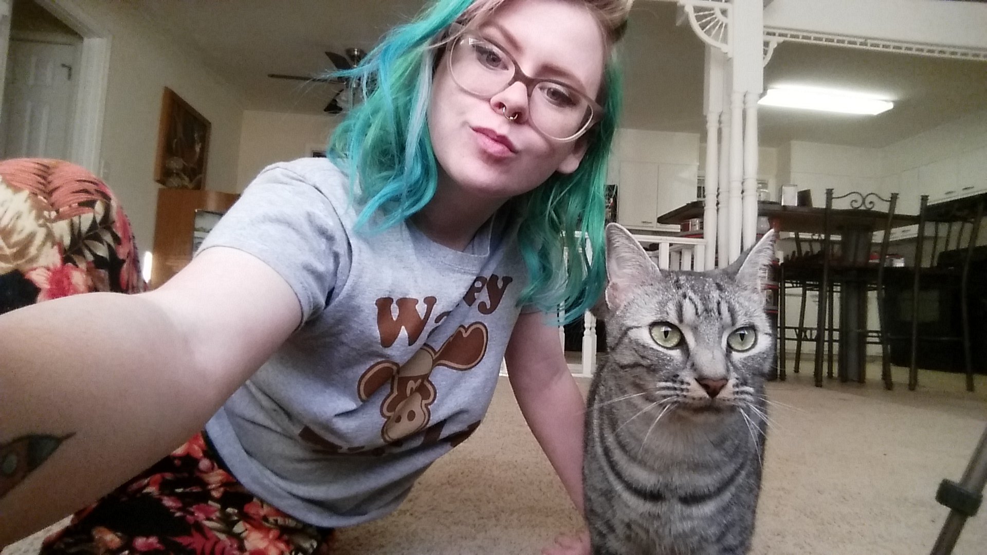 2 pic. Cats will always take a selfie with you ✌😽 https://t.co/m2J0dQFsIg