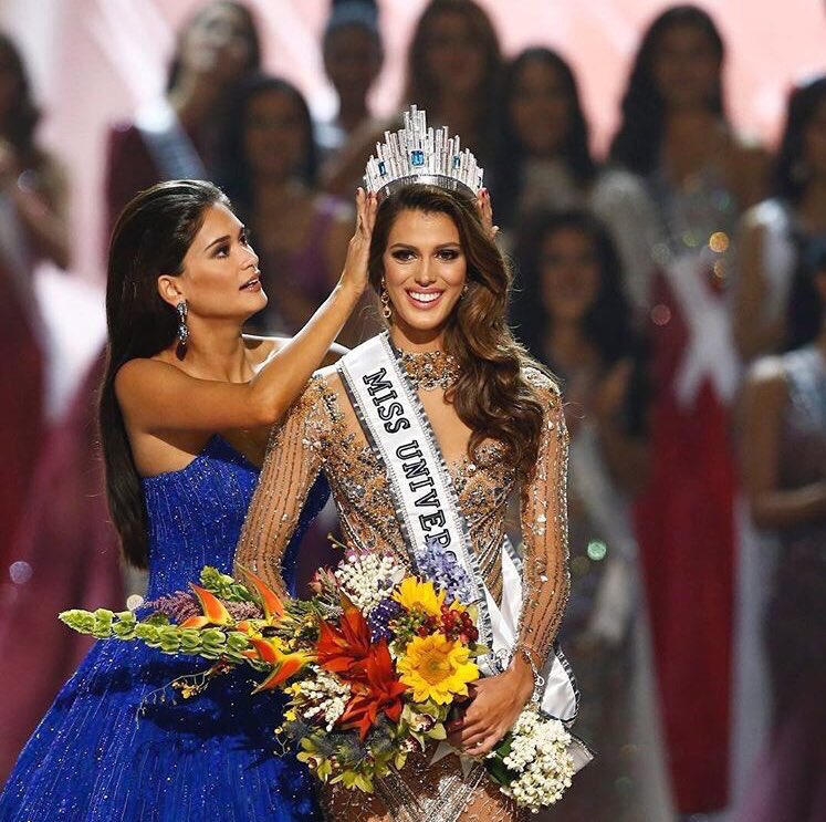 losclive's tweet photo. Ce matin, le Dogue se réveille en criant #Cocorico 🇫🇷Une Lilloise vient d'être élue #MissUniverse ! 
👏👏 @IrisMittenaereO https://t.co/DdFLlTDE0g