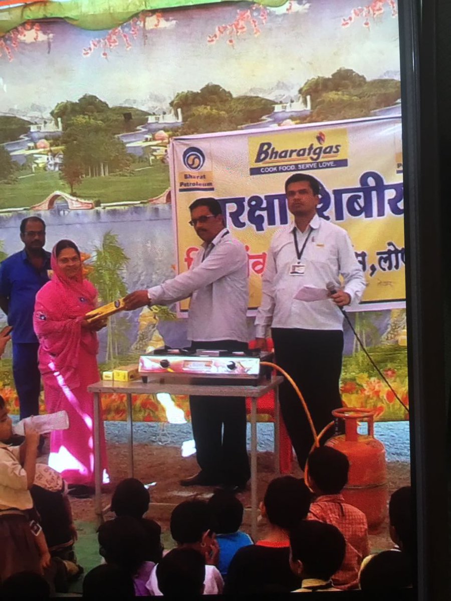 sumitbpcl's tweet photo. #Saksham 2017#Safety clinic at vivekanand vidya mandir gavalipura, Lonar by M/s Shivshankar Gas @ajaykumar4258 @Sureshnair_BPCL @vijaytilak1 https://t.co/yLv2AUDJRN