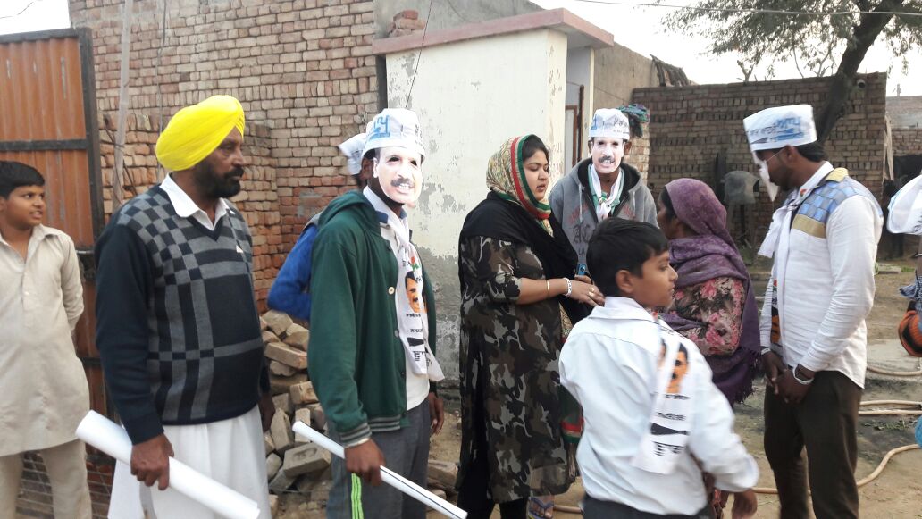 simrannkhushi's tweet photo. #PunjabElections2017 
@AnkushNarang_ @dilipkpandey @SanjayAzadSln @gauravavalon @aapnirmala @AAPWomenWingDel @AAPYouthWing https://t.co/45GEDDNvok