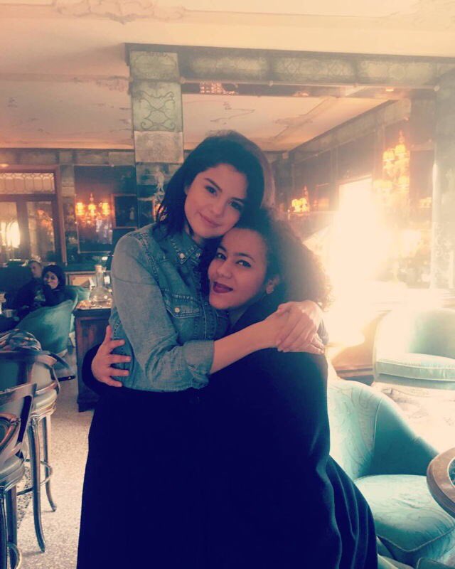 Selena avec des fans en Italie: