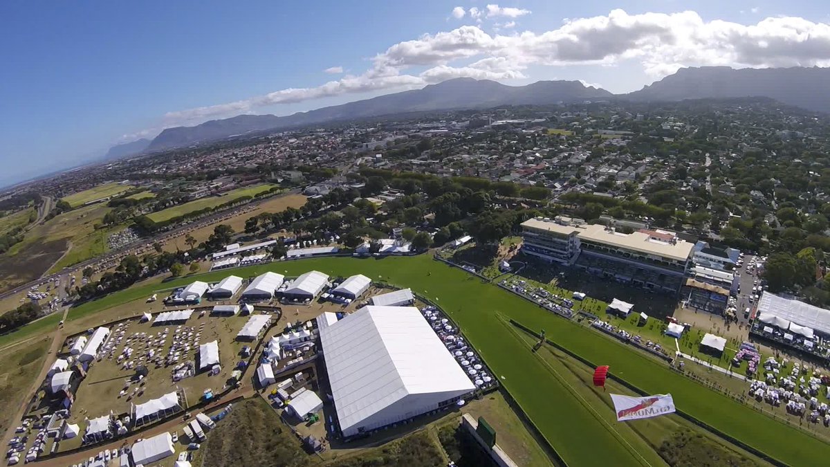 @MotherCTSkyDive dropping into the #SunMet2017 to deliver the #GHMUMM Champagne

<a href="/SunMetZA/">Sun Met</a>
@GHMUMMSA
#sunmet 
#mumm
#MotherCTSkyDive