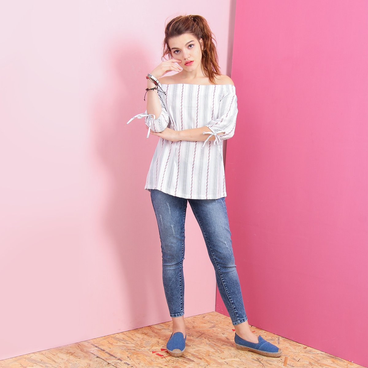 GraphisID's tweet photo. Jangan lupa untuk selalu gaya dan percaya diri dengan koleksi sabrina top dari Graphis ya! https://t.co/pT0k4RdimM