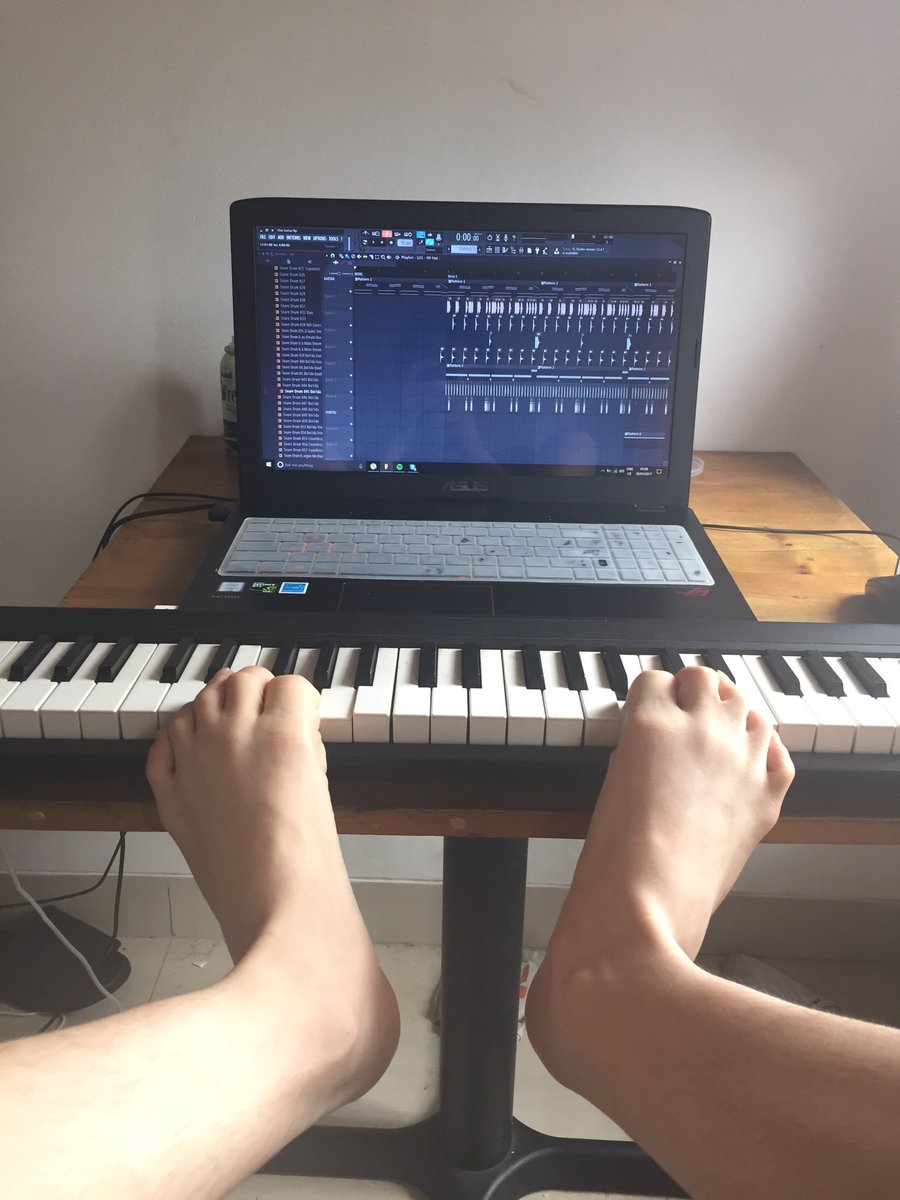 richbrian's tweet photo. Bro this music shit is my life..... i grind everyday in the studio bro for real..... https://t.co/SQH5Z9TTV4