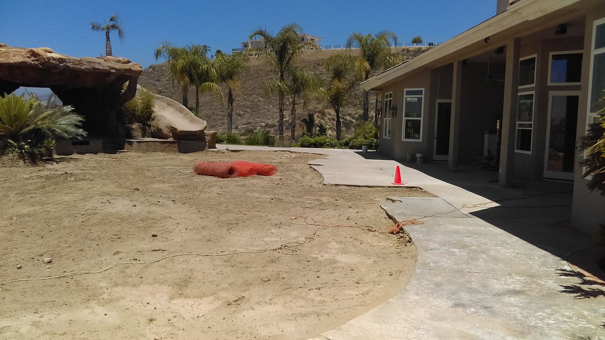 SK_Choppin_Demo's tweet photo. Pool demolition final completion - Highland, CA, used 700 cu. yds backfill on project. Worked with @QuinnCompany  https://t.co/zhFMdRGjzg https://t.co/Dsfvpov9SA