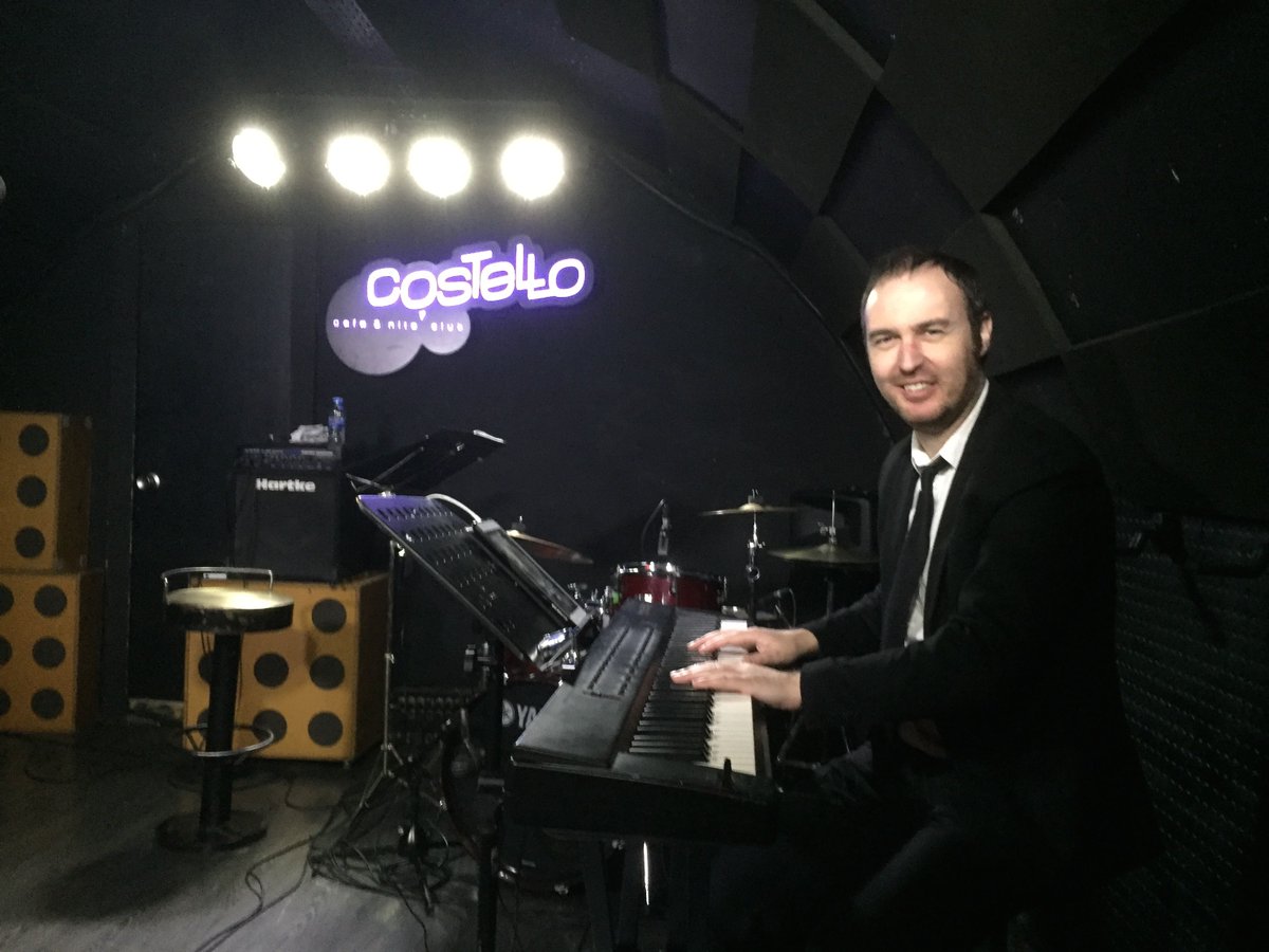 Concierto en Madrid <a href="/CostelloClubMad/">Costello Club Madrid</a>  con <a href="/DamasSwing/">Damas Swing</a> , <a href="/LAURATOLEDO8/">LAURA TOLEDO</a> que te mejores besos.