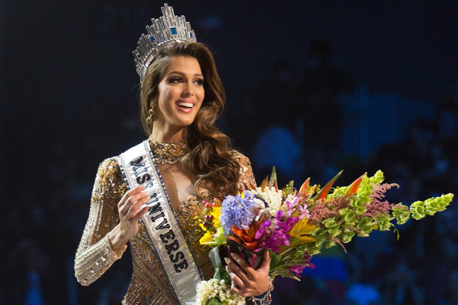 23 year old Miss France Iris Mittenaere crowned the 2017 Miss Universe Iris Mittenaere