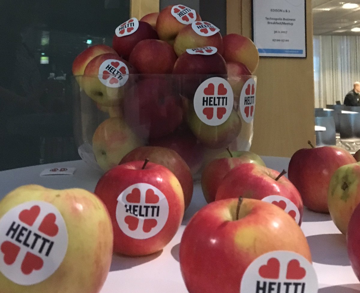 HelttiHealthy's tweet photo. Helttiomena päivässä pitää lääkärin loitolla - @HelttiHealthy mukana Technopoliksen business breakfastilla. @TechnopolisPlc #otaniemi https://t.co/xT7d7VyHWk