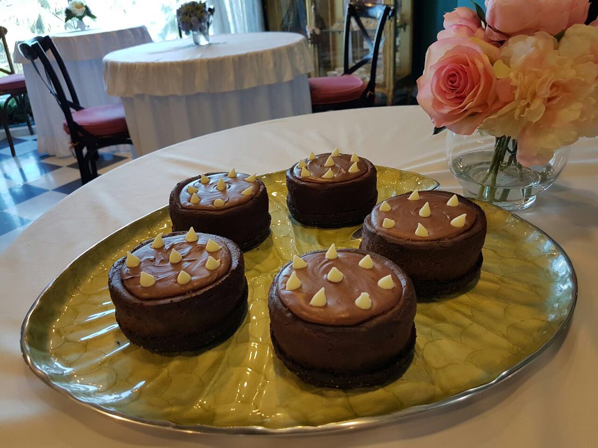 Trousseau_B's tweet photo. Who loves Nutella cheesecakes? @Trousseau_B @AlAaliShopping @the Tea Room #Bahrain #food #chocolate #gcc https://t.co/Zh55z3nK1o