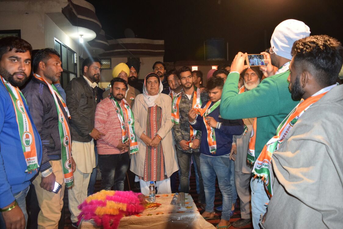 BBBhattal's tweet photo. ਪਿੰਡ ਹਮੀਰਗੜ ਵਿੱਚ ਅਕਾਲੀ ਦਲ਼ ਅਤੇ ਭਾਜਪਾ ਨੂੰ ਵੱਡਾ ਝੱਟਕਾ,40 ਪਰਿਵਾਰ ਅਕਾਲੀ ਦਲ਼ ਛੱਡ ਕੇ ਕਾਂਗਰਸ ਵਿੱਚ ਸ਼ਾਮਿਲ ਹੋਏ। https://t.co/ihr6cAUcjd