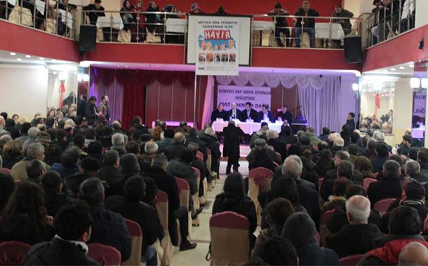 “Baskıya, yalana, manipülasyona inanmayalım, hayır cephesi çok daha güçlü” sendika14.org/2017/01/baskiy…