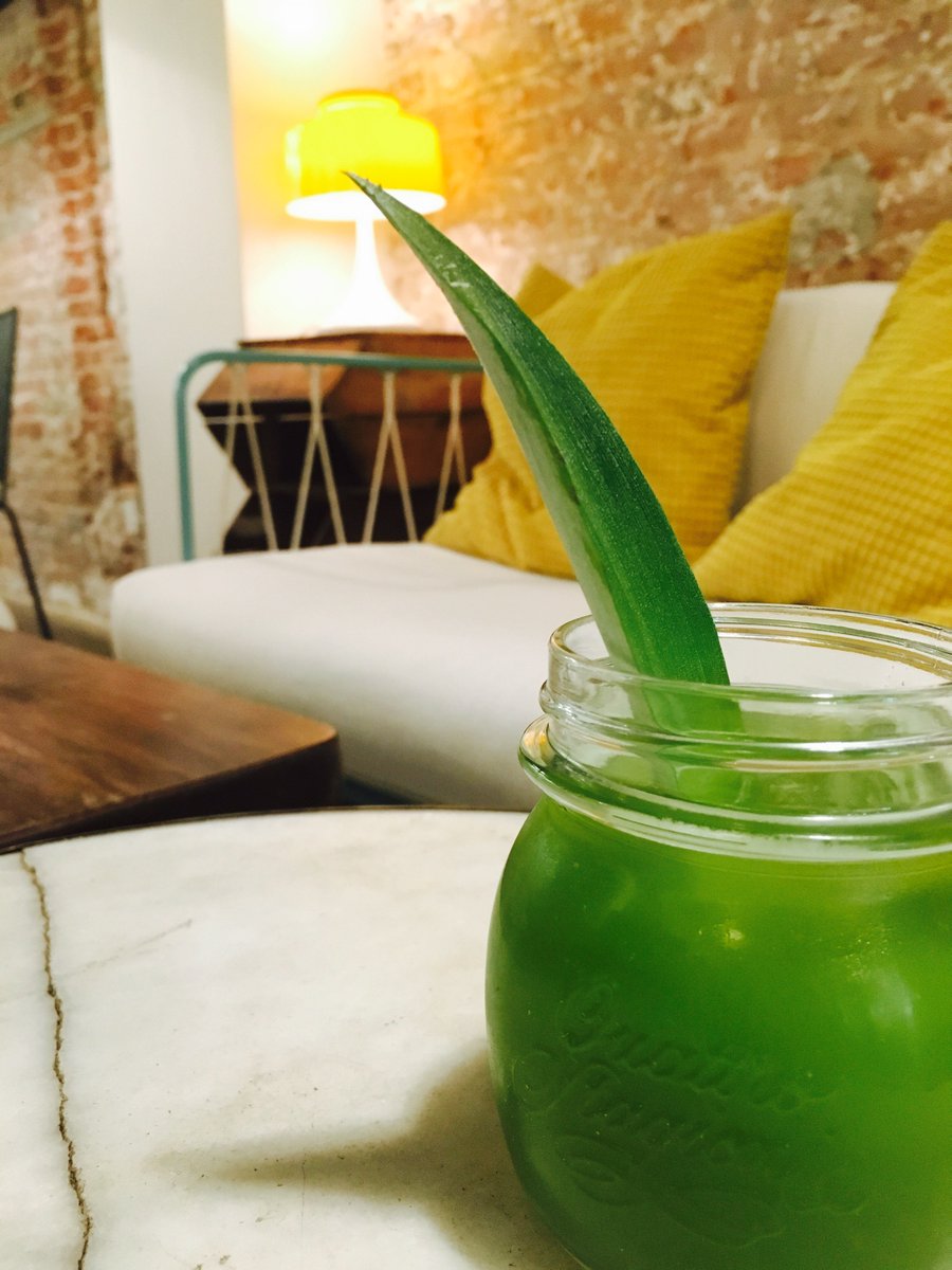 L'antioxidant amb kiwi, pinya i espinacs. 💚 Verde que te quiero verde! 💚 #chichalimona #sucs #slowpressed