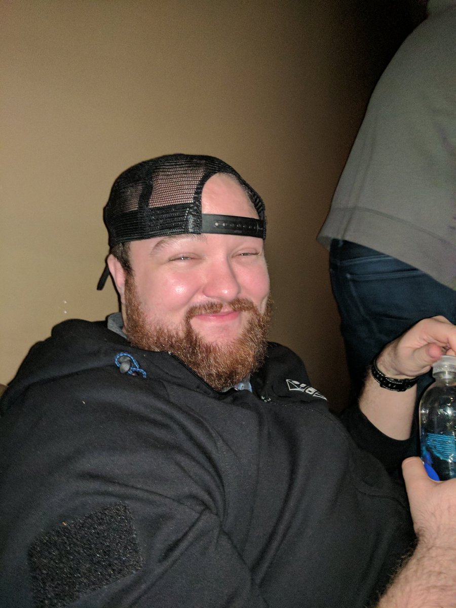 Fifflaren's tweet photo. It's almost 3 am and Chanders in the house @OnFireAnders https://t.co/rLN62Jg7Ar