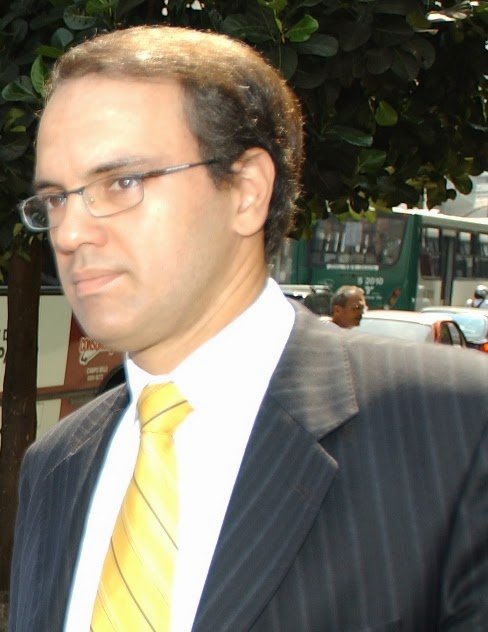 Classify Brazil's dictator and absolute emperor, Alexandre de Moraes