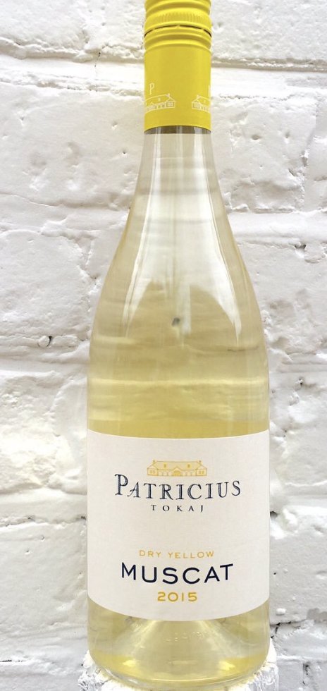 PatriciusTokaj's tweet photo. Washing away our #Monday blues with a glass of crisp #Patricius Dry
#Muscat. How are you celebrating your #muscatmonday? https://t.co/MpYV6HqJBu