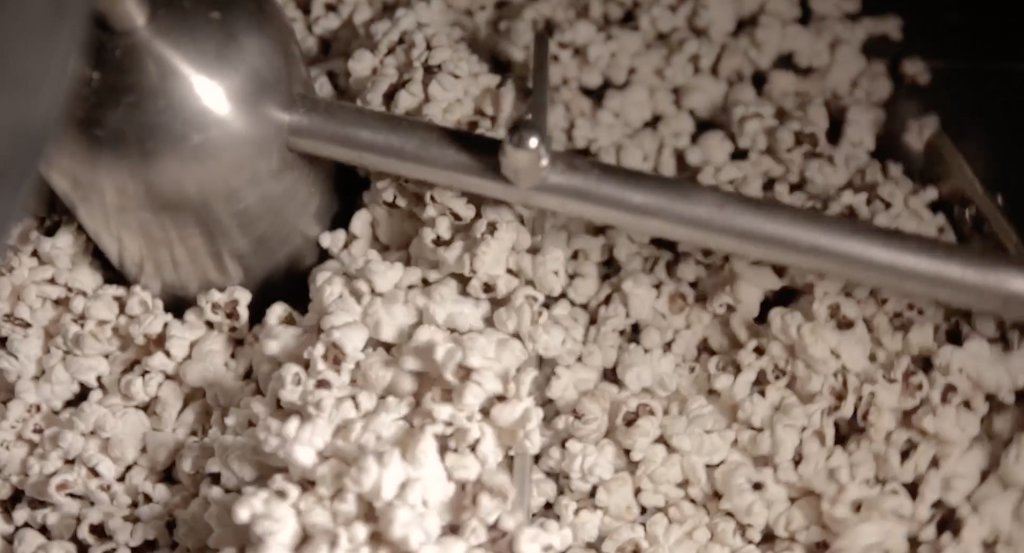 MeltonTradingCo's tweet photo. Is it possible to roast #popcorn in a coffee roaster?  Absolutely!  ...and with great results :-)  https://t.co/1CLBI9Vl3g #coffeelover https://t.co/VoM7Hymzwz