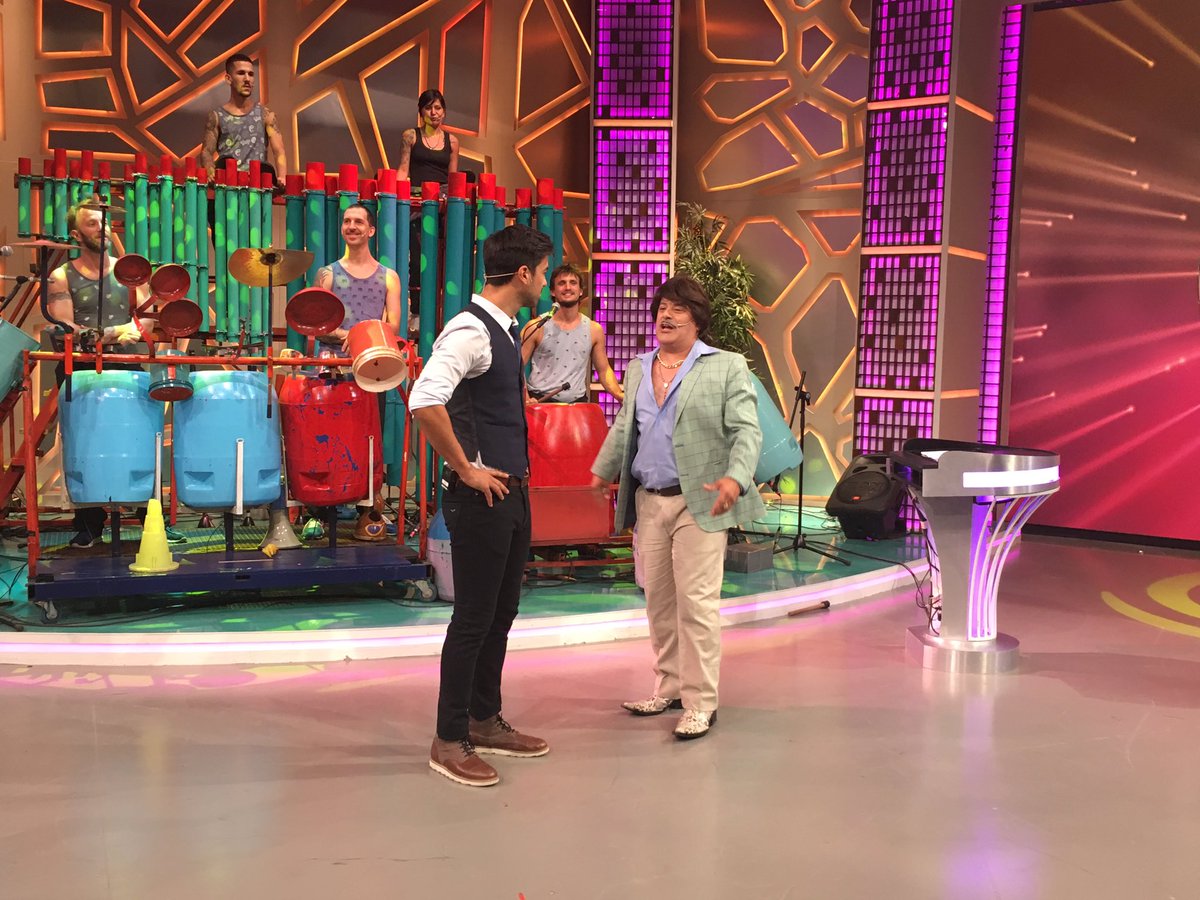 EnQueManoEsta's tweet photo. El es locutor, actor y cantante 🙌🏻 ... El es #JohnMercantante #EnQueManoEsta https://t.co/1zyB9lRSr0