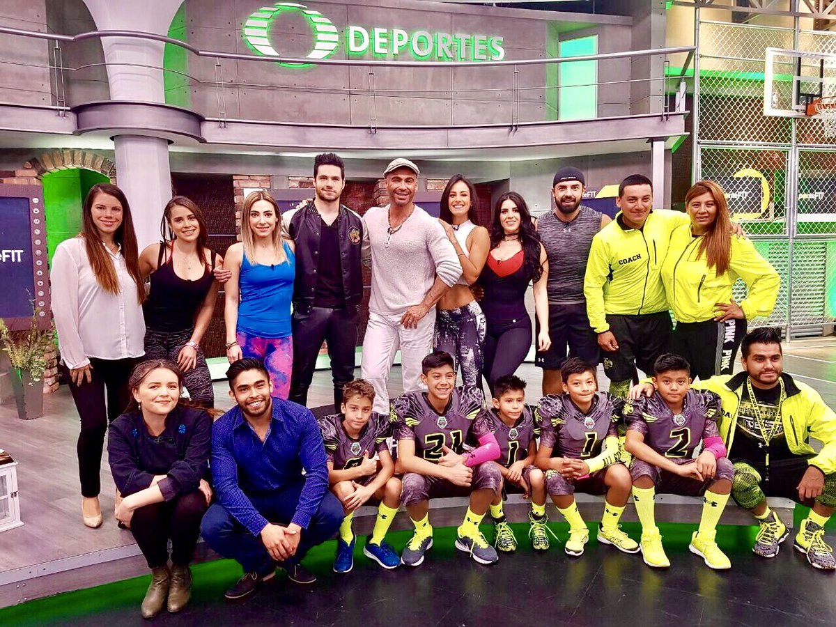 EleazarGomez33's tweet photo. Gracias a mis amigos d @PonteFitTDN ! @EdnaMonroy @diegodimarcos @ZelmaCh @coachmemocorral @johasolano me la pase increíble como siempre 👍🏽! https://t.co/6vtrQYhgrW