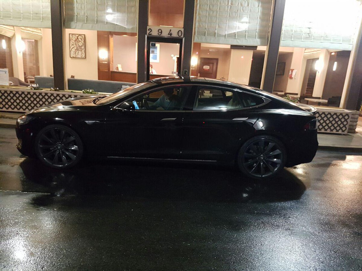 getcadai's tweet photo. What kind of trip in California would it be without renting @TeslaMotors 😎 Fun and futuristic, just like it should be for #Crunchies Awards😀 https://t.co/QHRCSyX7CL