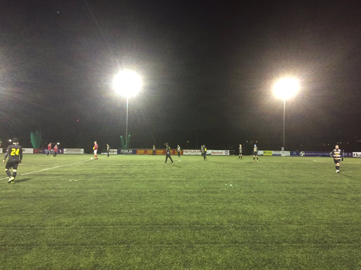 shmykle's tweet photo. Årets første treningskamp @SaboFotball mot HIL https://t.co/C6JGScYT2Z