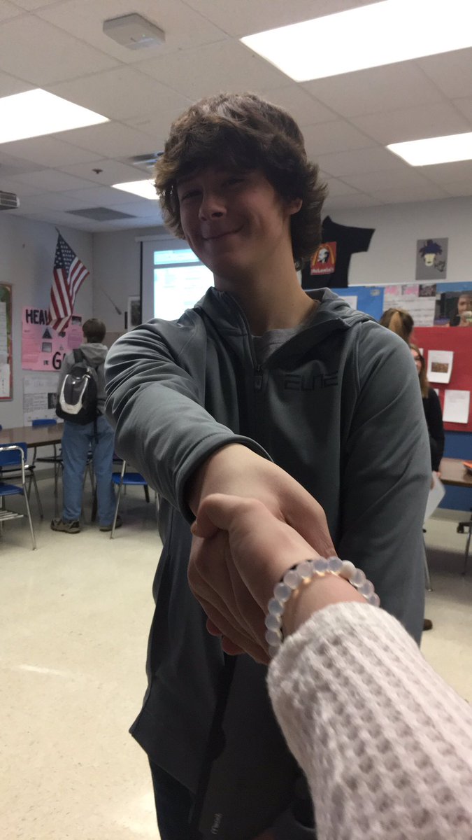 sydneywayyy's tweet photo. 100 rt's &amp; i get to cut his hair however i want. @kyle_knott22 !!!!!!!! https://t.co/uzPUSlotfV