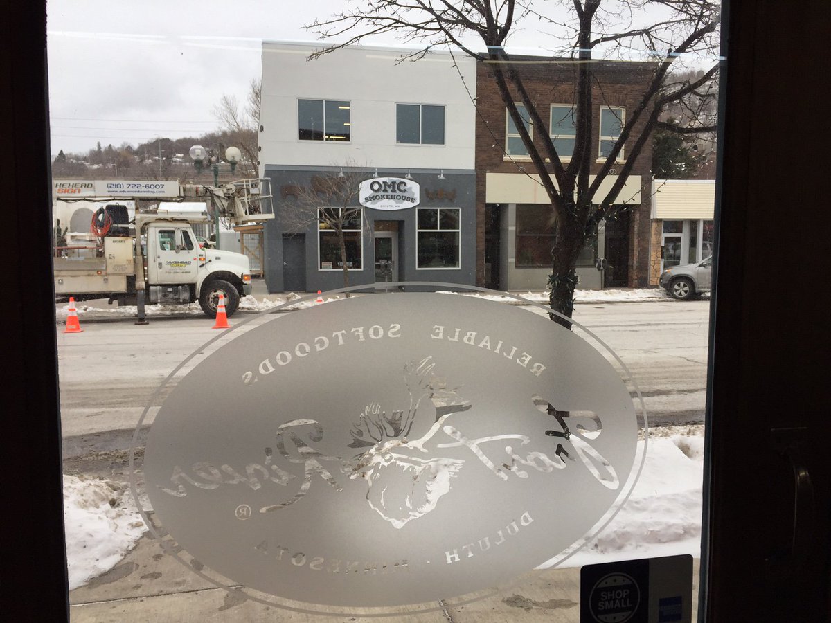 FrostRiver1910's tweet photo. Excited #OMC Smokehouse is nearly open across the street... got a new sign today! #CraftingSomethingGreat in #LNPK https://t.co/KGnyUtqsXs https://t.co/WOFA7p1l2f