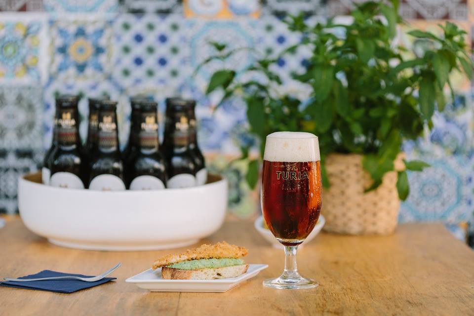 Siempre es un buen momento para una tapa o un aperitivo en <a href="/MiCubVlc/">Mi Cub</a>  #gastromarket #valencia #mercadocolon