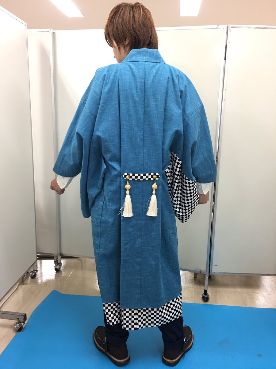 mitsuhiroichiki's tweet photo. 唐突に昨日のイベントの衣装の後ろを載せて行くスタイル。
衣装さんの拘りに感謝でした…ありがたやありがたや… https://t.co/LMeFyF2opt