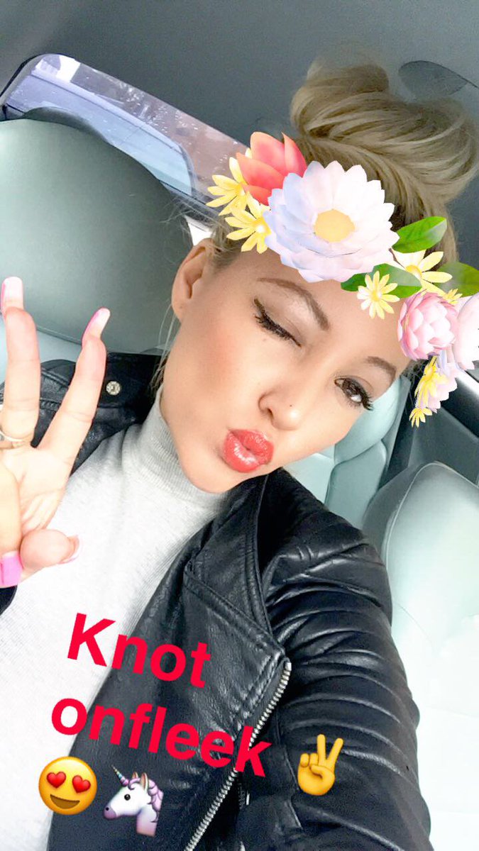 DjamilaCelina's tweet photo. When Your KNOT is Like Onfleek๐ #Monday #DjamilaCelina #RvrDcm #knot #Onfleek #Snapchat #Buitje Happy Monday You all Kiss x #Vibe https://t.co/wDditwJguY