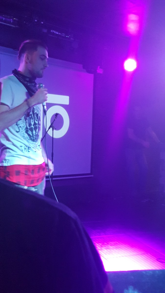 integraeventos's tweet photo. Algunos de los artistas que actuaron el pasado viernes en la Sala Silikona. https://t.co/bqPgL11Mtn