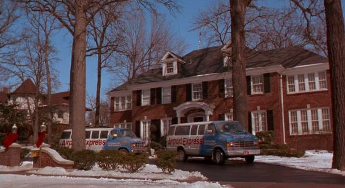 @ProSyndicate since your in Chicago you should visit the home alone house 😝😝😝