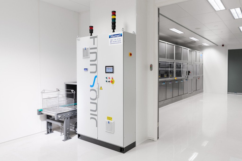 Ultrasonic line delivered for NTS Mechatronics B.V. for cleaning of mechanical precision parts for clean room assembly. #ultrasoniccleaning