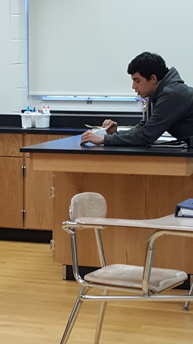 STEM_Bobby's tweet image. Marshmallow projectile challenge in #PhysicsFirst #PirateSTEM