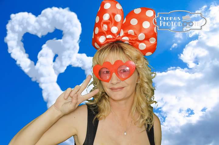 aphroditeseye's tweet photo. Enjoying a night in the @Photoboothcyp at the annual #charitydinneranddance #awesome #cyprusevent #cypruswedding #cyprusentertainment https://t.co/fn1Yo9IWr5