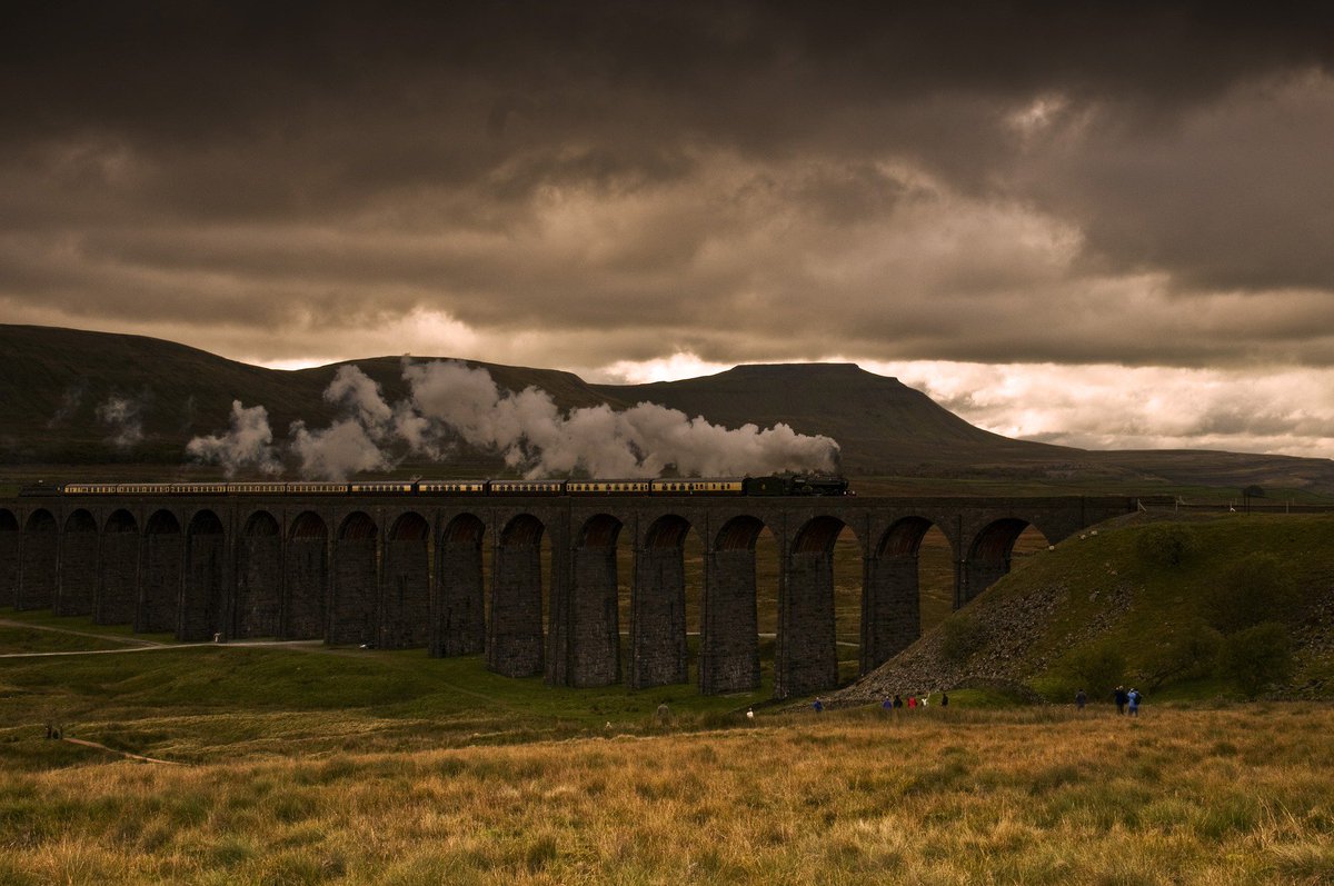 BackpackUK's tweet image. The amazing Ribblehead Viaduct - North #Yorkshire. Simply Stunning! #OMGB #VisitBritain #UK #Backpacking #nomad #Wanderlust #Travel #UK