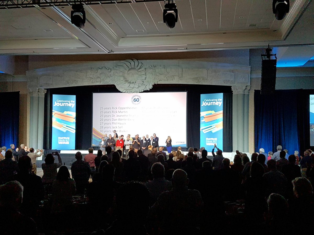 PeterBlackSydAU's tweet photo. Congrats to all the @Vistage chairs with greater than 25 years contribution #chairworld2017 - https://t.co/fLdo3Z7Jzu https://t.co/OC9hZTz4P0