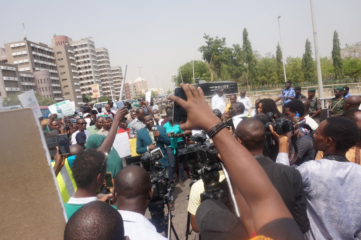 fozorf's tweet photo. #IStandWithNigeria
#istandwithtuface
#OneVoiceNigeria
@FlorenceOzor
@obyezeks
@AishaYesufu
@obyezeks
@EiENigeria
@BudgITng
@Omojuwa https://t.co/8eEHF8HV5W