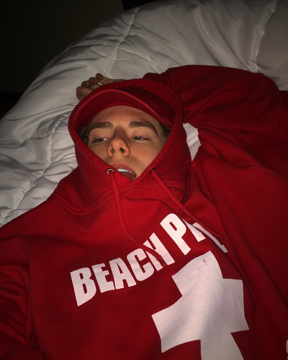 D4444NNY's tweet photo. #boyskissboysselfies ur fave bisexual boi https://t.co/qMzRf5X0dW
