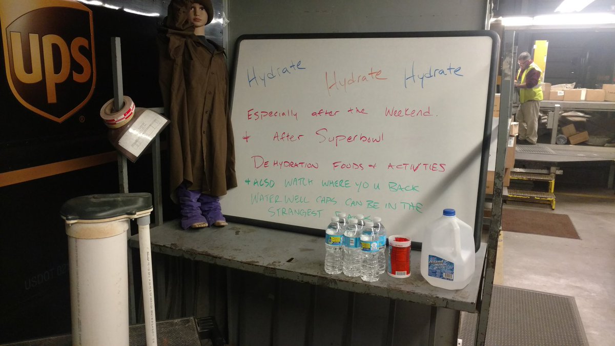 harnett151's tweet photo. Hydration Mon guard gate.  Sedmo #SafetyFirst @WRSafety_UPS @jimparrIII @dwightclarkson https://t.co/7IZFNUiFgw