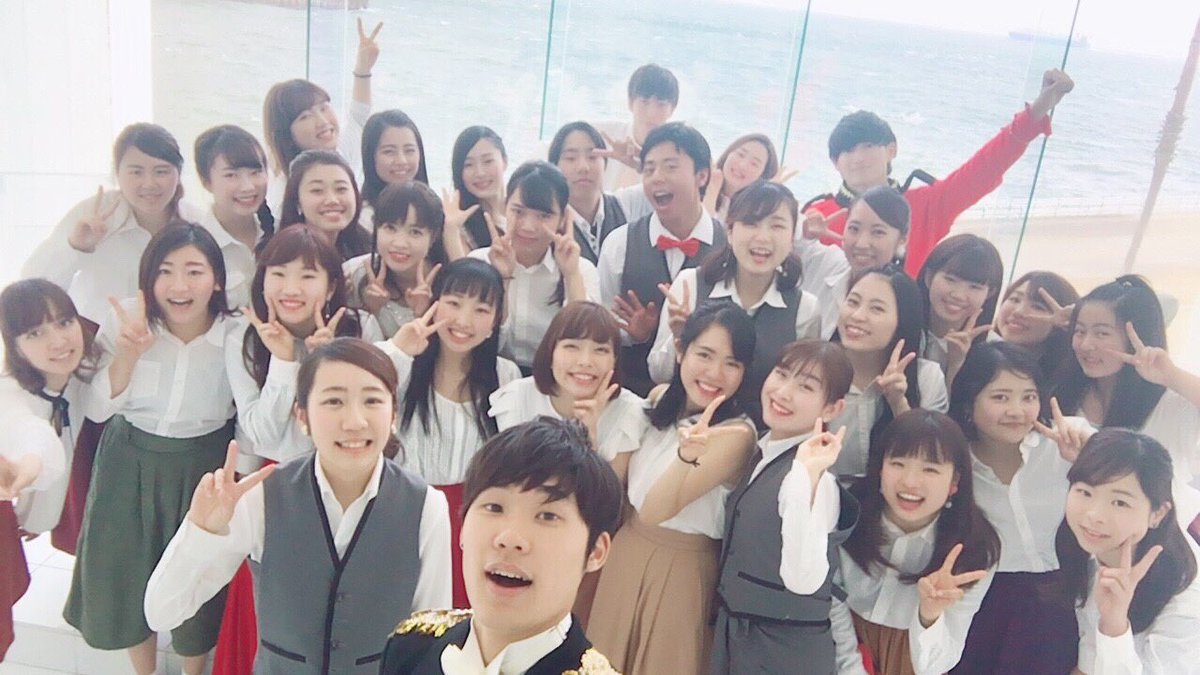 193_528's tweet photo. 人生初のフラッシュモブ！！！
素敵な海の見えるホテルで、笑いの絶えない素敵なスパノバメンバーと踊れて楽しかった😆✨🏝💃
これから、アメリカブレイク…サミシイ😢 https://t.co/IlX8ilyRuX
