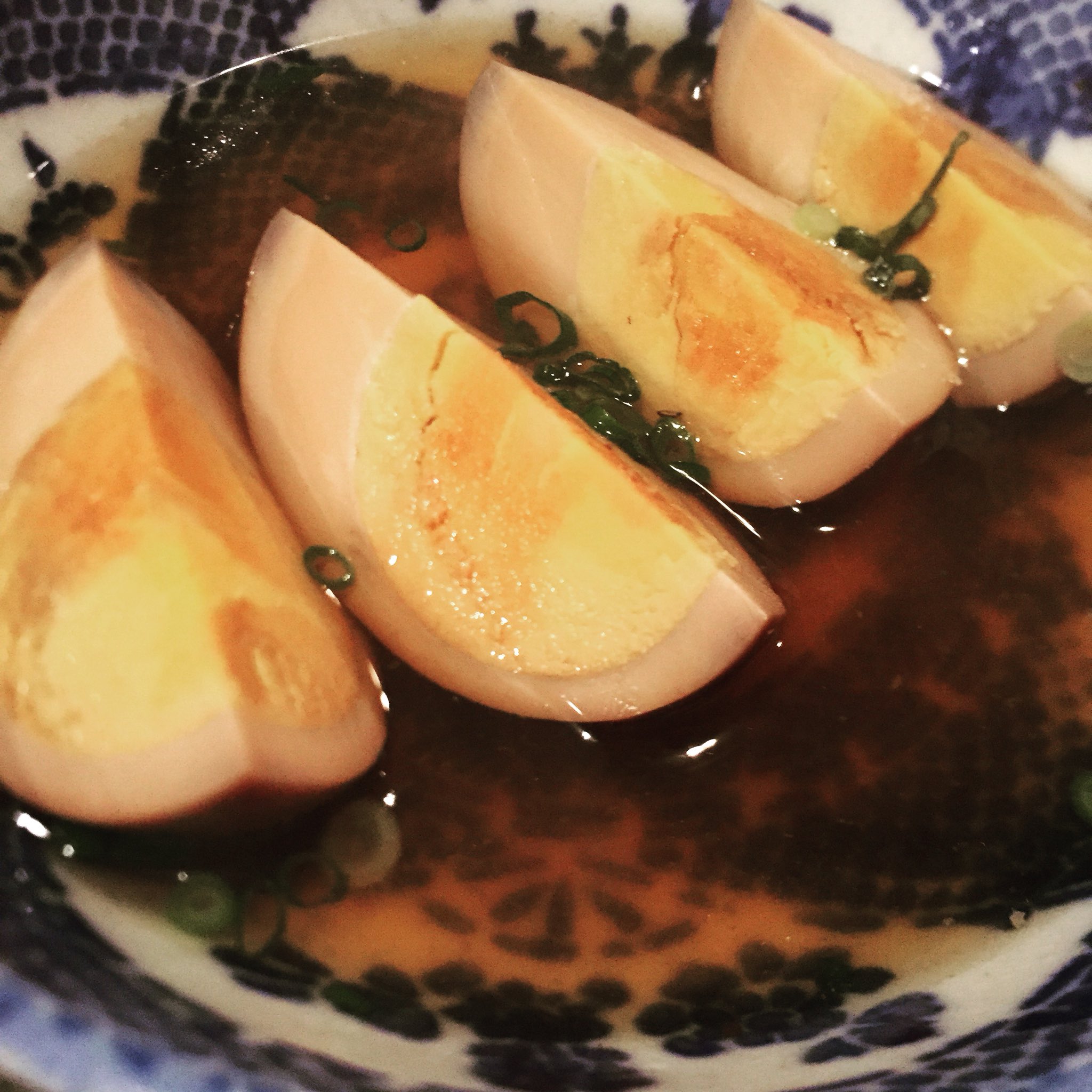 大阪うまいもん探し隊 大阪市福島区にあるおでん屋 すが 創作おでんが美味しい 全10席カウンターで お客さんが 食べるペースに合わせて熱々おでんを出してくれます 器も良い T Co Xl2s3epjb8 おでん すが 創作料理居酒屋 おでん屋 たまご