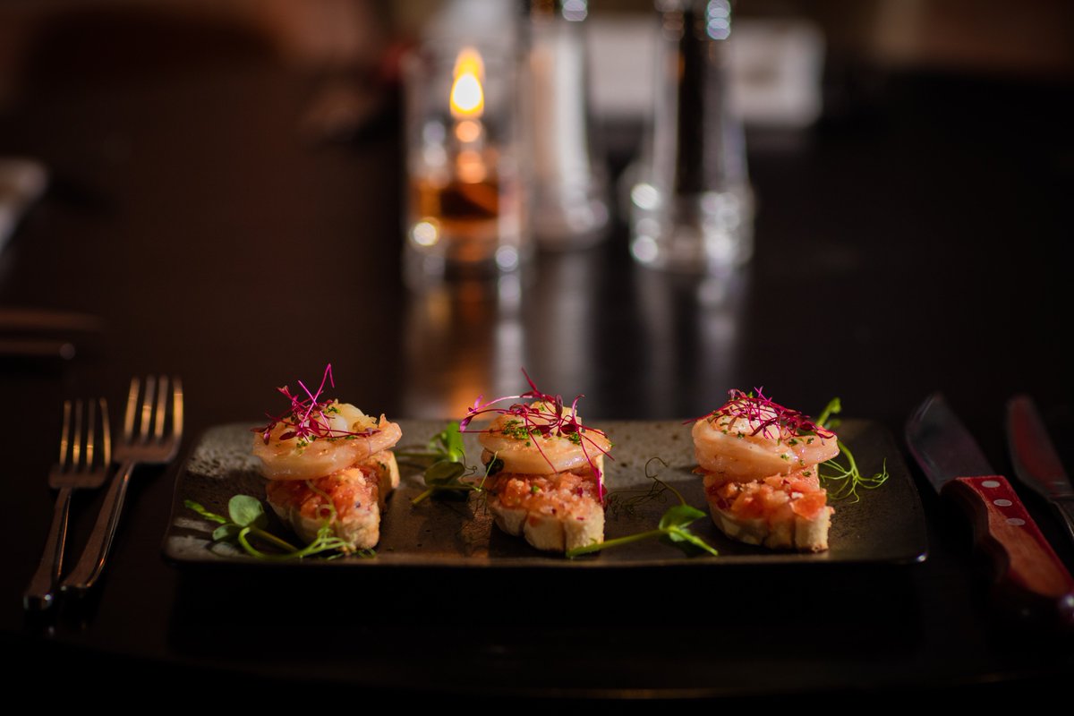 We maybe a steak house but we have a variety of fish on our menu too. Eat your Monday blues away with us. We're open from 5pm!🍴🐟