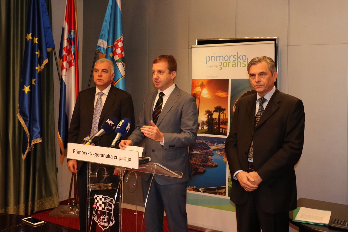 mborasmandic's tweet photo. Samo radno! Teme (pri)gradska željeznica Matulji Rijeka Bakar, krediti u turizmu, eko brodovi, .. https://t.co/2boIHdIgMx