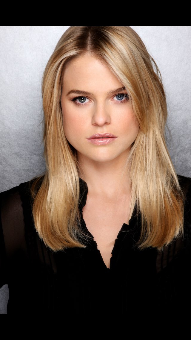 Happy birthday Alice Eve (1982). 