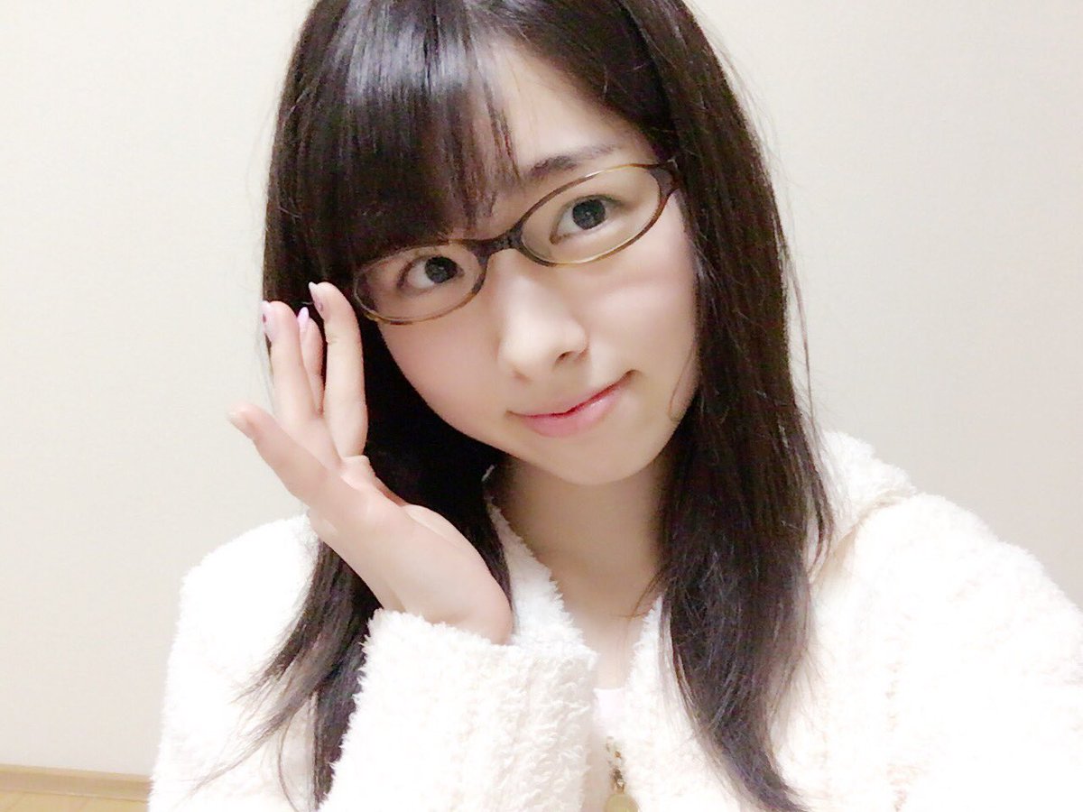 岩立 沙穂 Showroomありがとうございました 新企画 好感触 またやろーっと 久々に秋元先生がいらっしゃって動揺して暑くなってメガネ取ったけど 基本はメガネさっほーでした 笑